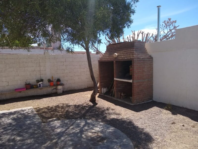 DOS HERMOSAS CASAS EN SEMICENTRO