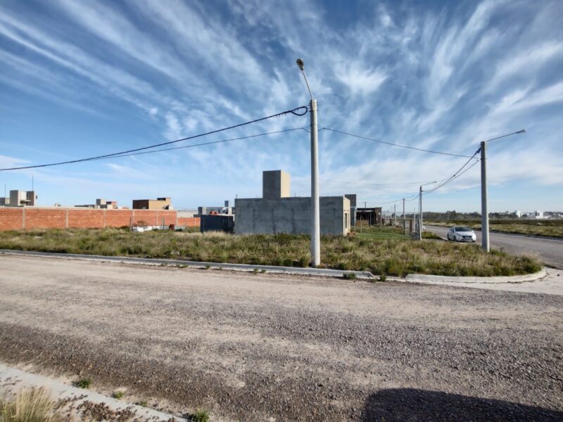 Terreno en Barrio Pioneros del Sur